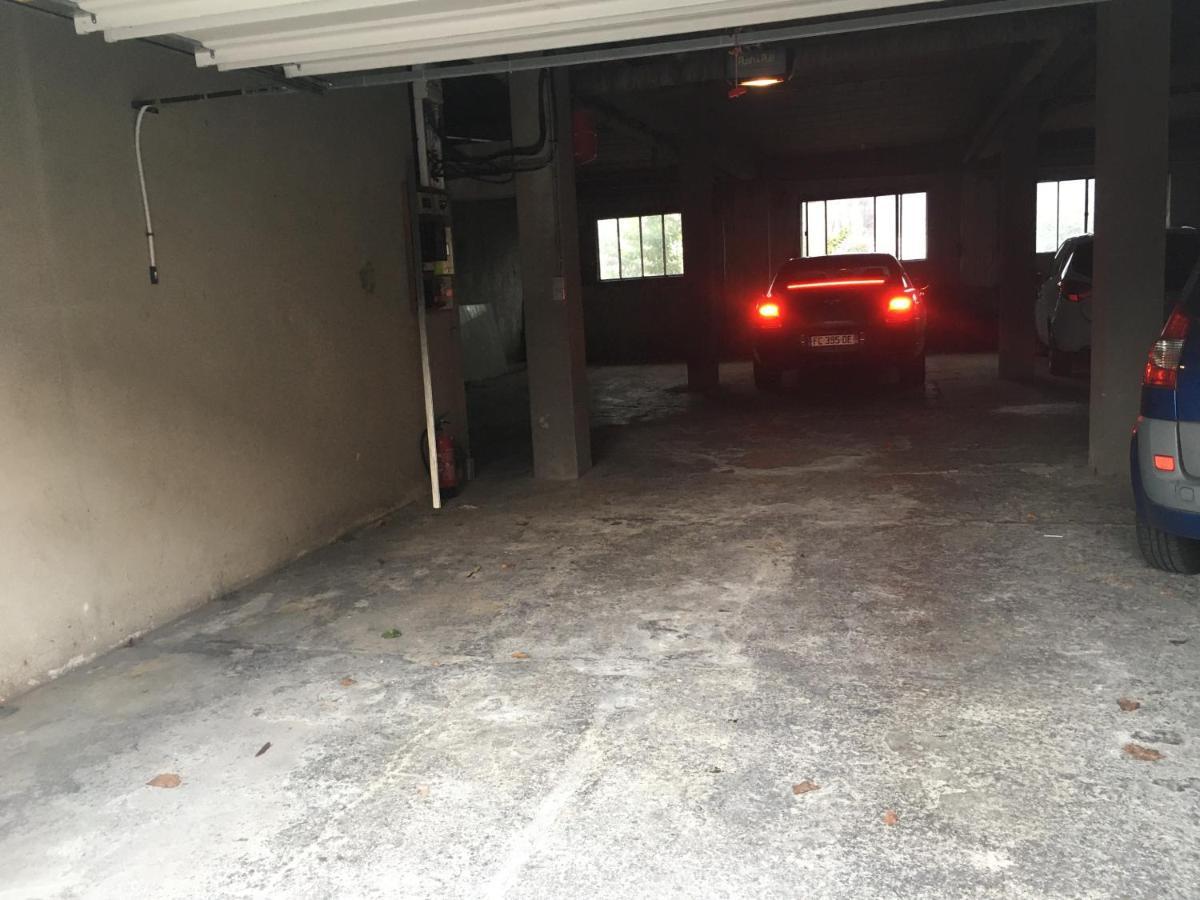 פאמייר Appart Aux Deux Colombes Avec Balcon Et Garage מראה חיצוני תמונה