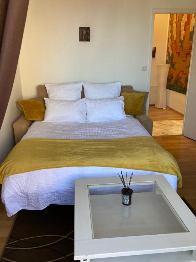 פאמייר Appart Aux Deux Colombes Avec Balcon Et Garage מראה חיצוני תמונה