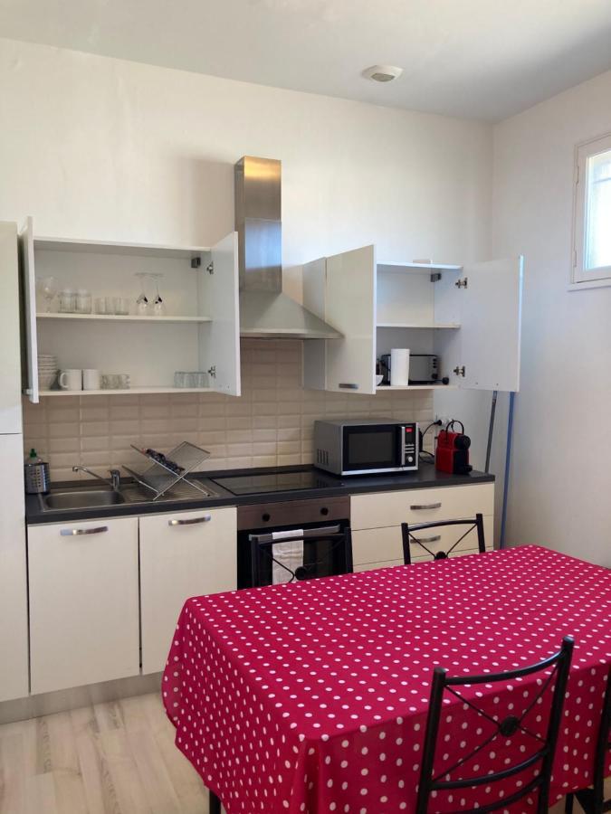 פאמייר Appart Aux Deux Colombes Avec Balcon Et Garage מראה חיצוני תמונה
