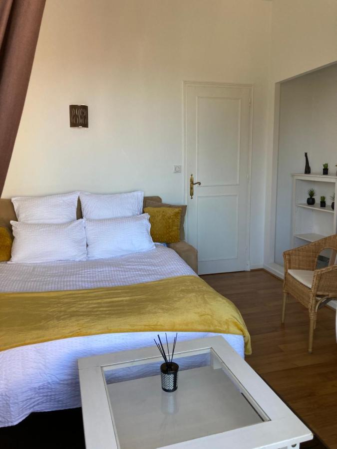 פאמייר Appart Aux Deux Colombes Avec Balcon Et Garage מראה חיצוני תמונה